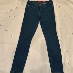 Used once GUESS women’s curvy mid-rise skinny Beyla Fit Jeans size 26